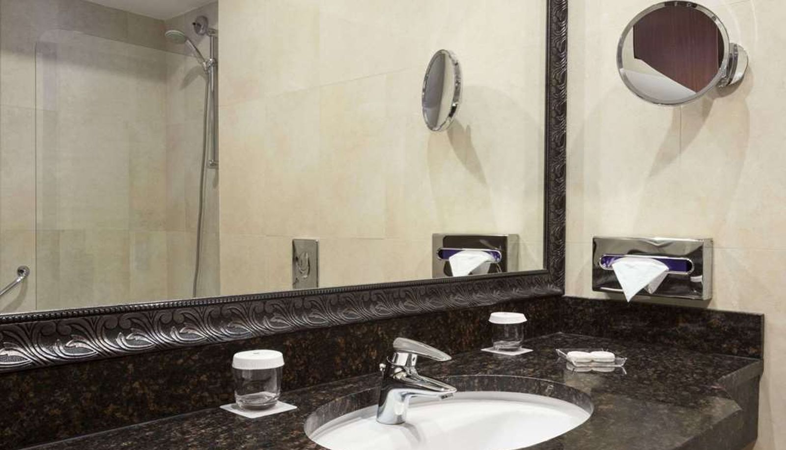 Habitación - Ramada Hotel & Suites by Wyndham Bucharest North