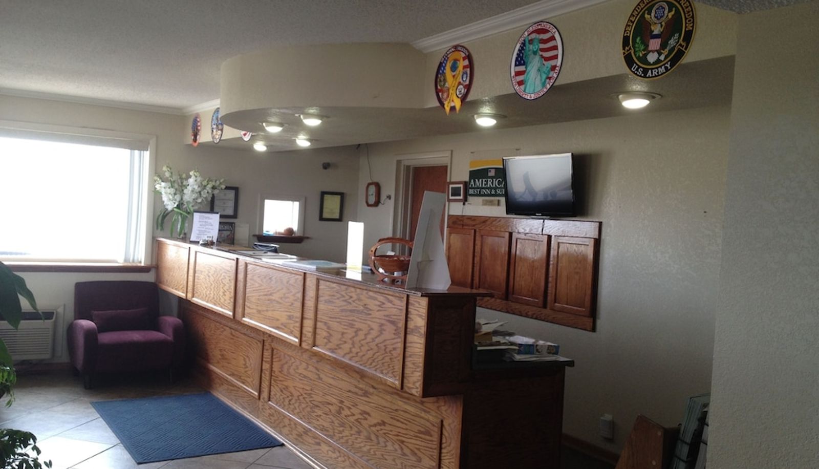 Hal - America's Best Inns & Suites