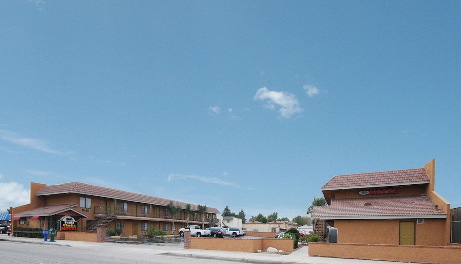 Info - Santa Clarita Motel