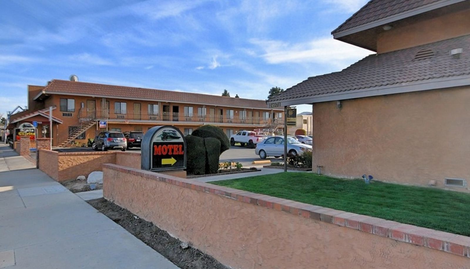 Hotel Außenbreich - Santa Clarita Motel