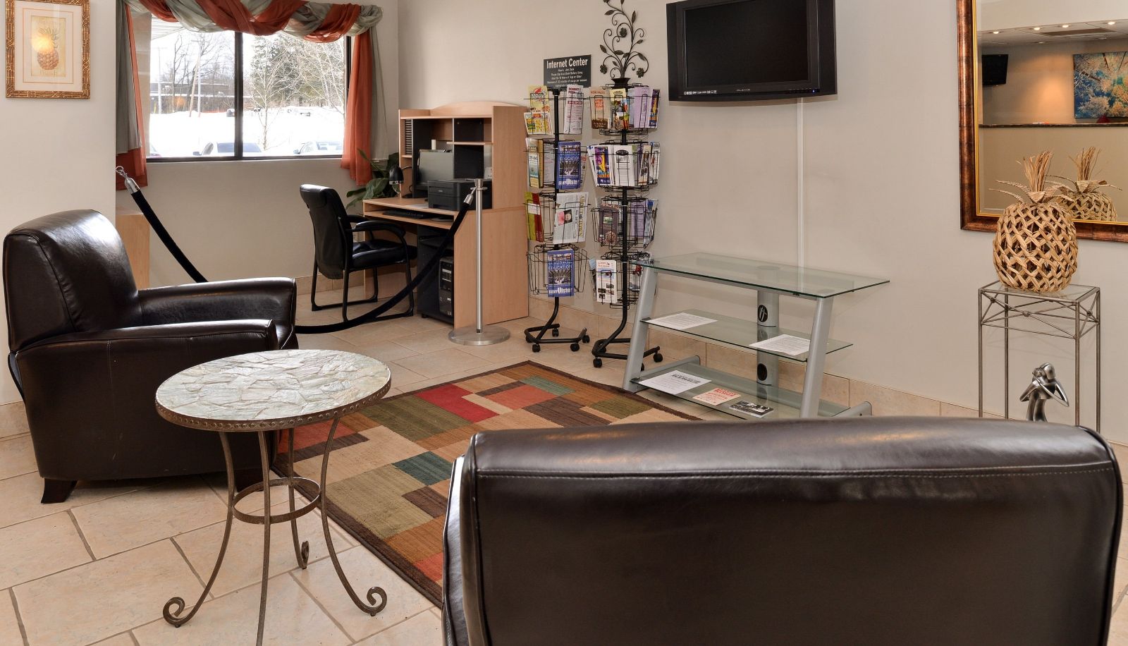 Hall - Americas Best Value Inn New Paltz