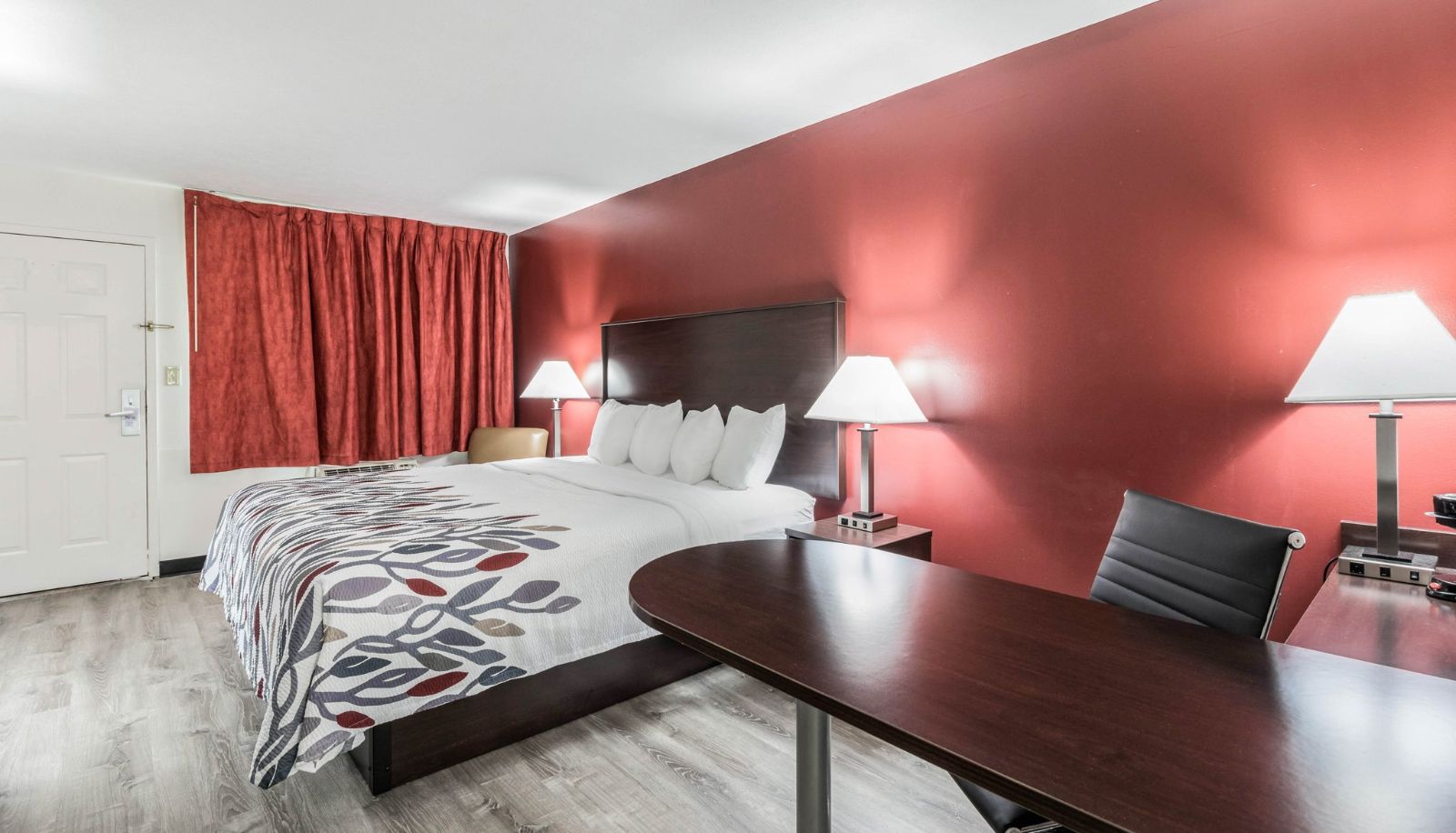 Room - Red Roof Inn Cadiz