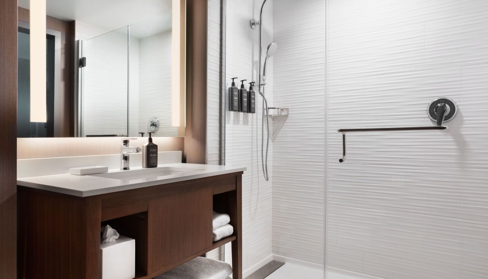 Zimmer - Delta Hotels by Marriott Midwest City at the Reed Conference Center