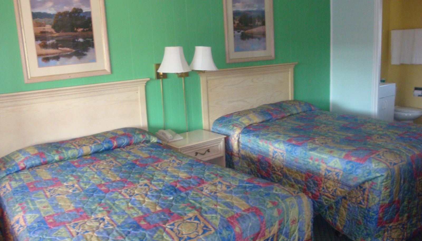 Room - Hitching Post Studios Inn