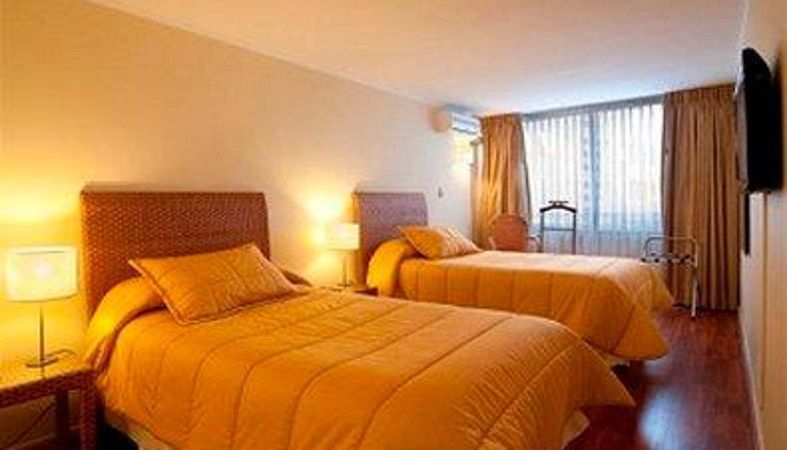 Zimmer - TERMINATED LA SEBASTIANA SUITES