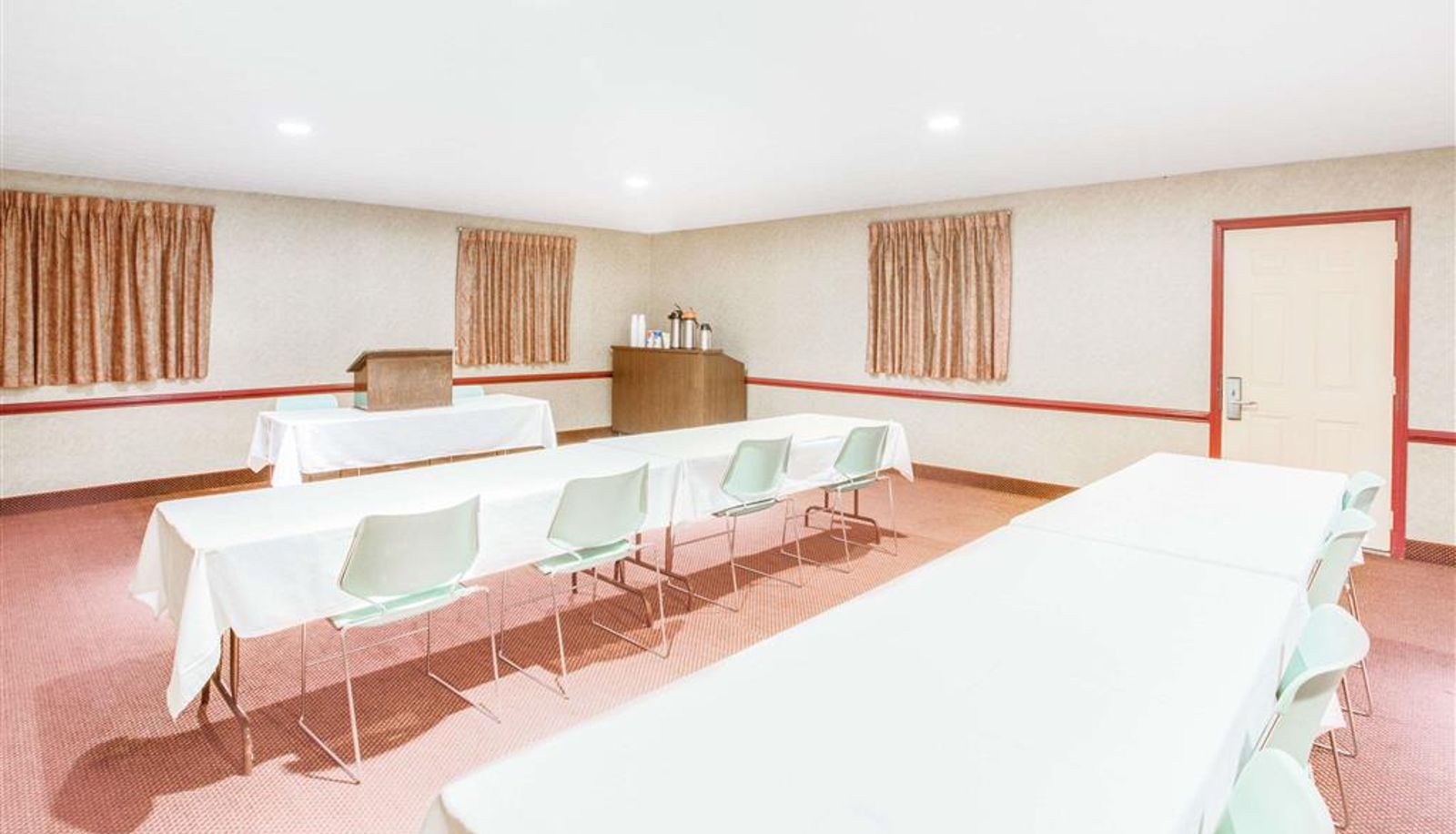 Sala de conferencias - Travelodge by Wyndham Parkersburg