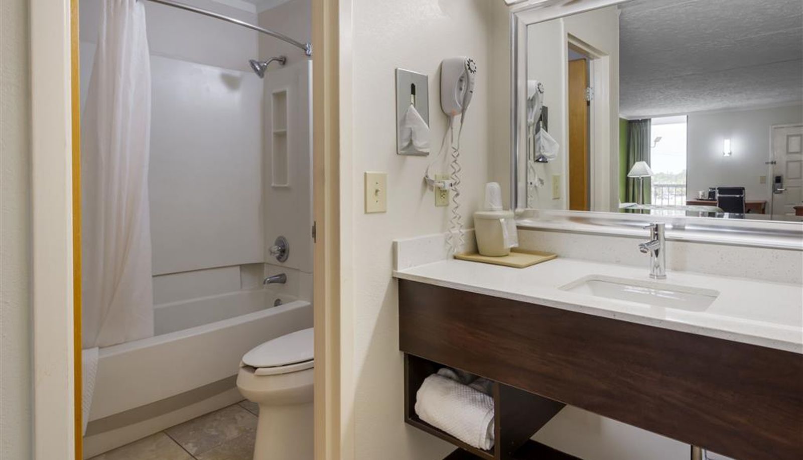 Camera - Quality Inn - Roxboro South