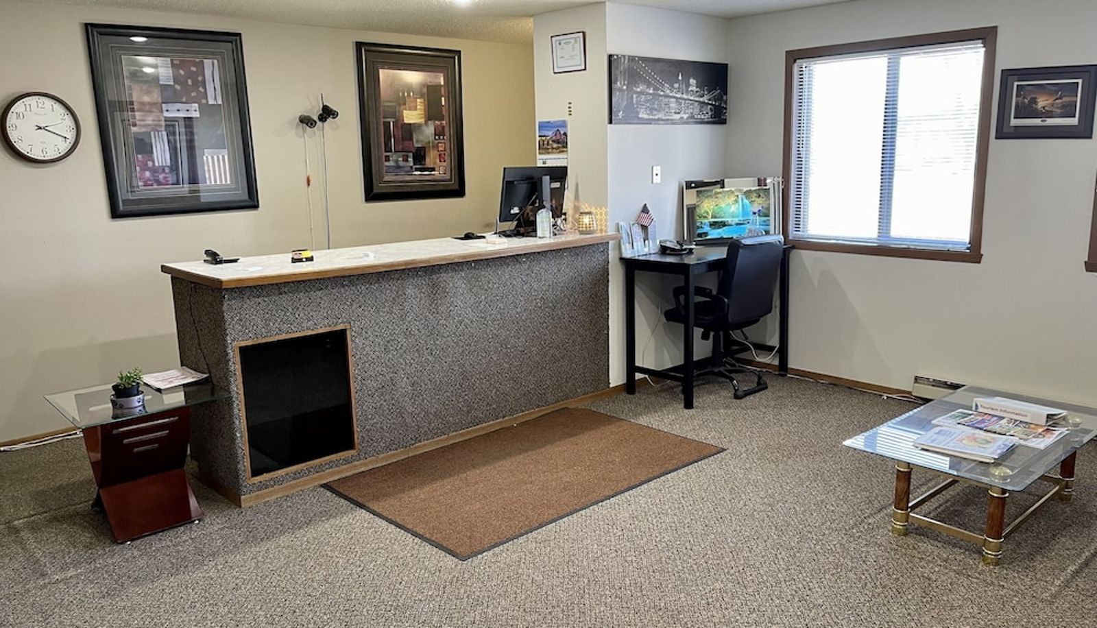 Hall - Travel Inn