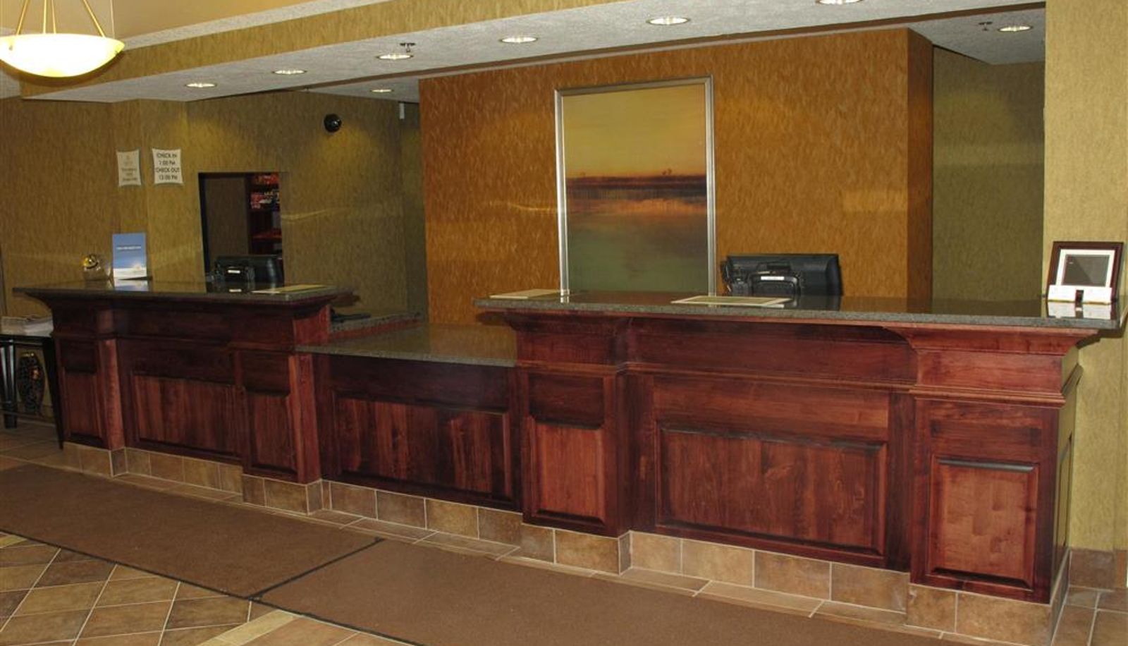 Lobby - La Quinta Inn & Suites by Wyndham Bismarck