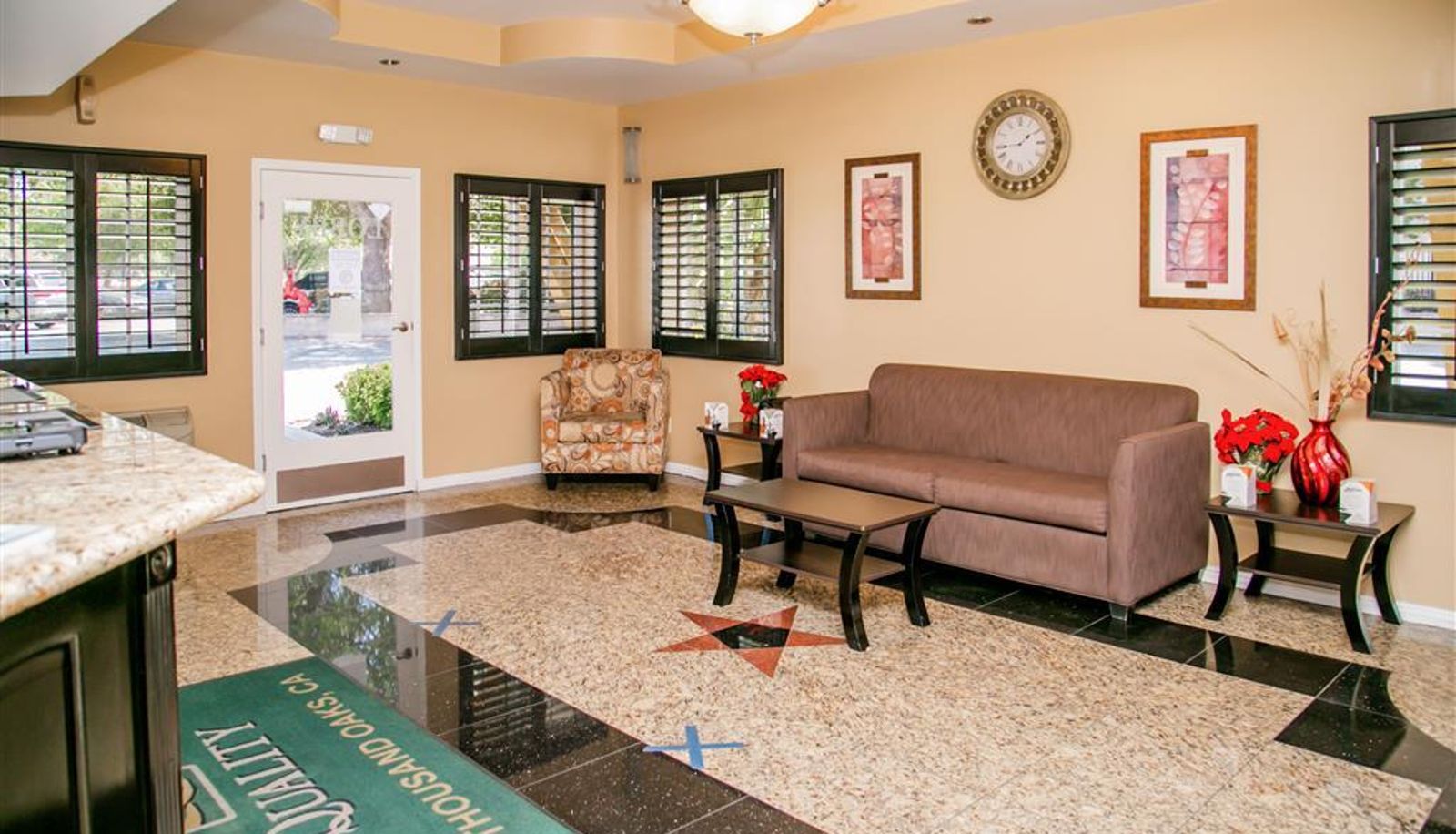 Lobby - Quality Inn and Suites Thousand Oaks - U