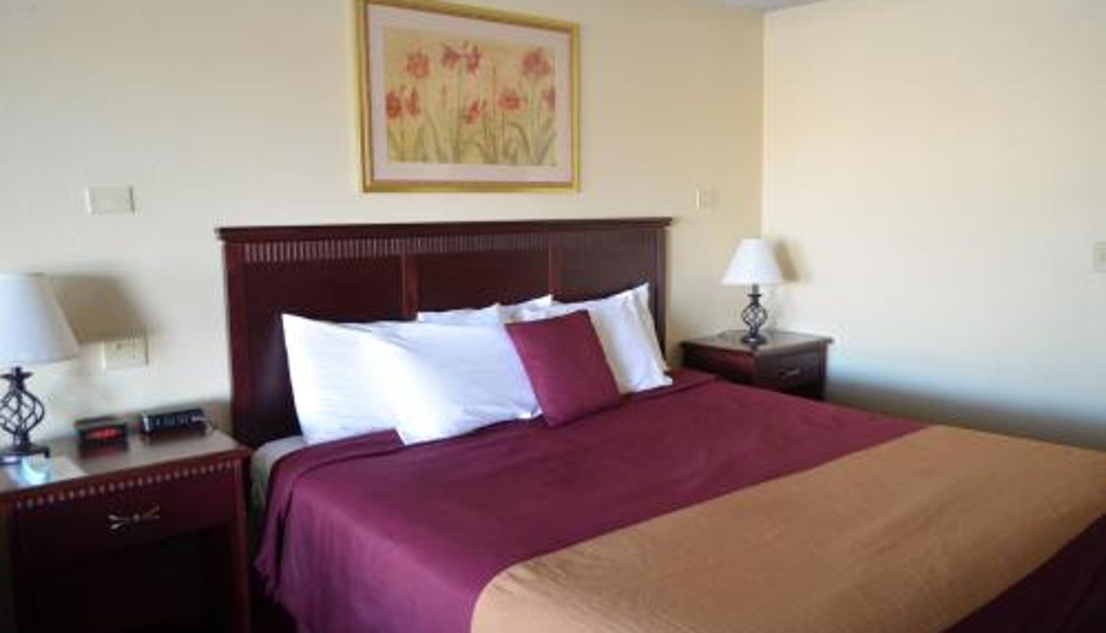 Room - National 9 Inn Price