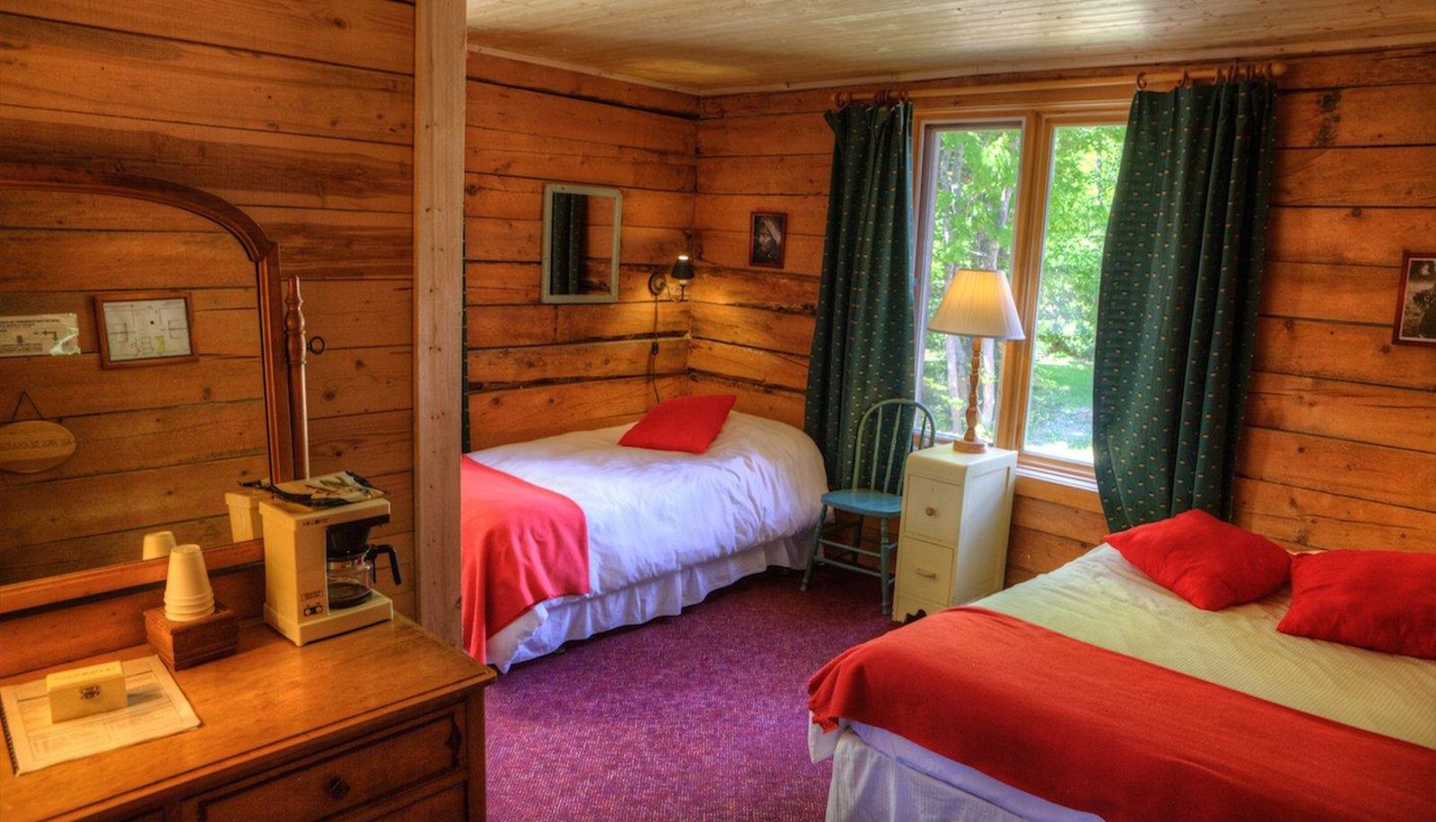 Room - Hotel La Sagueneenne