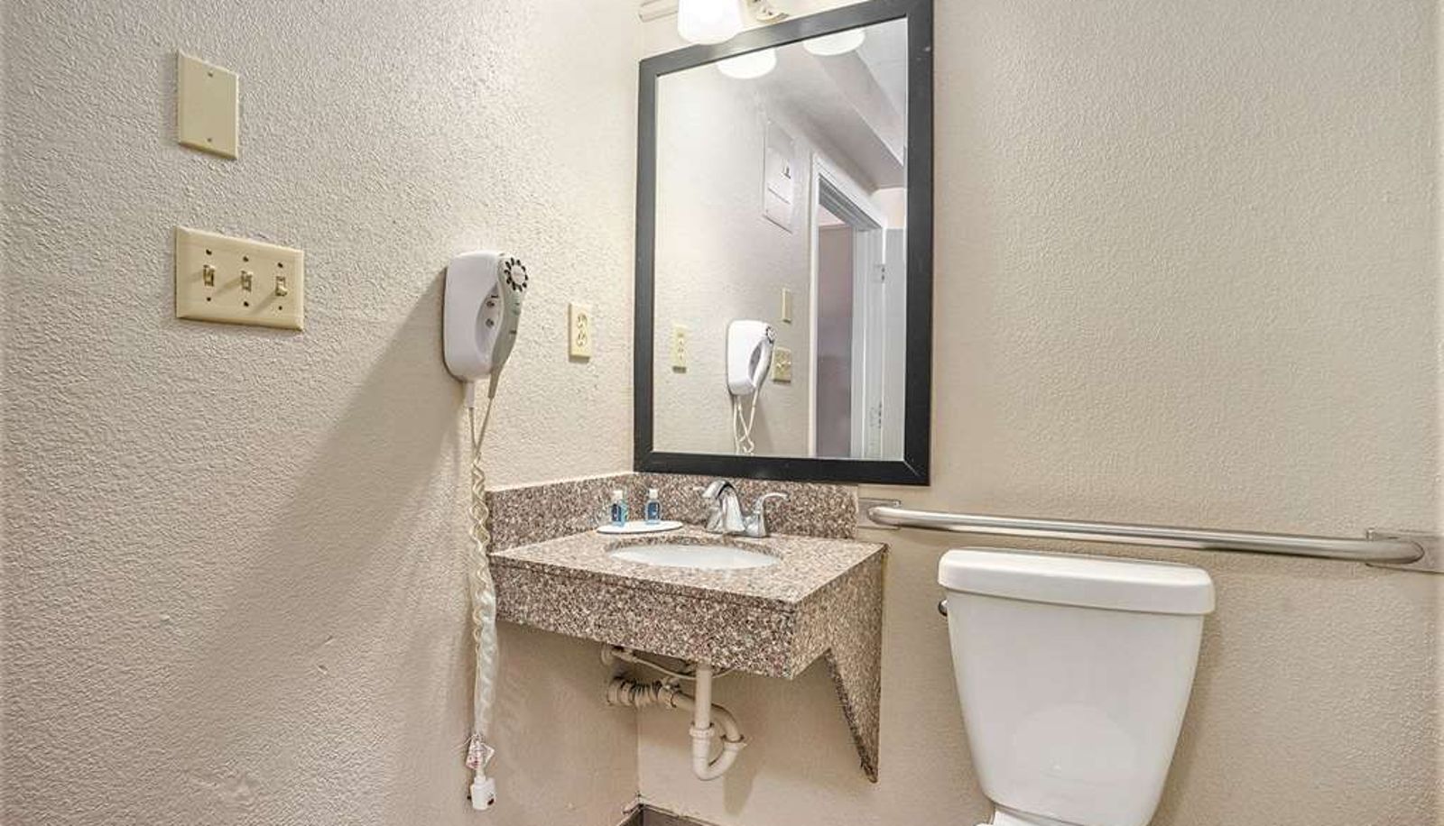 Kamer - Rodeway Inn Grand Haven