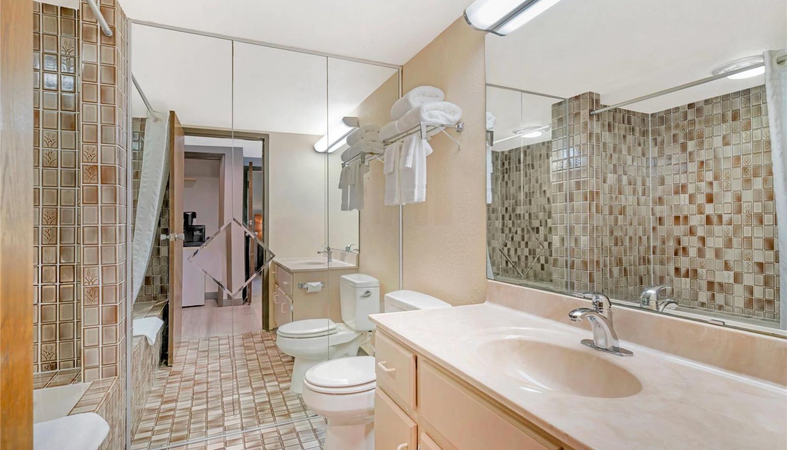Room - Fairway Inn and Suites