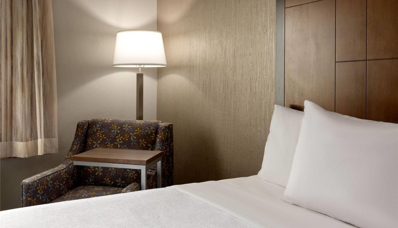 Zimmer - La Quinta Inn & Suites by Wyndham Fairbanks Airport