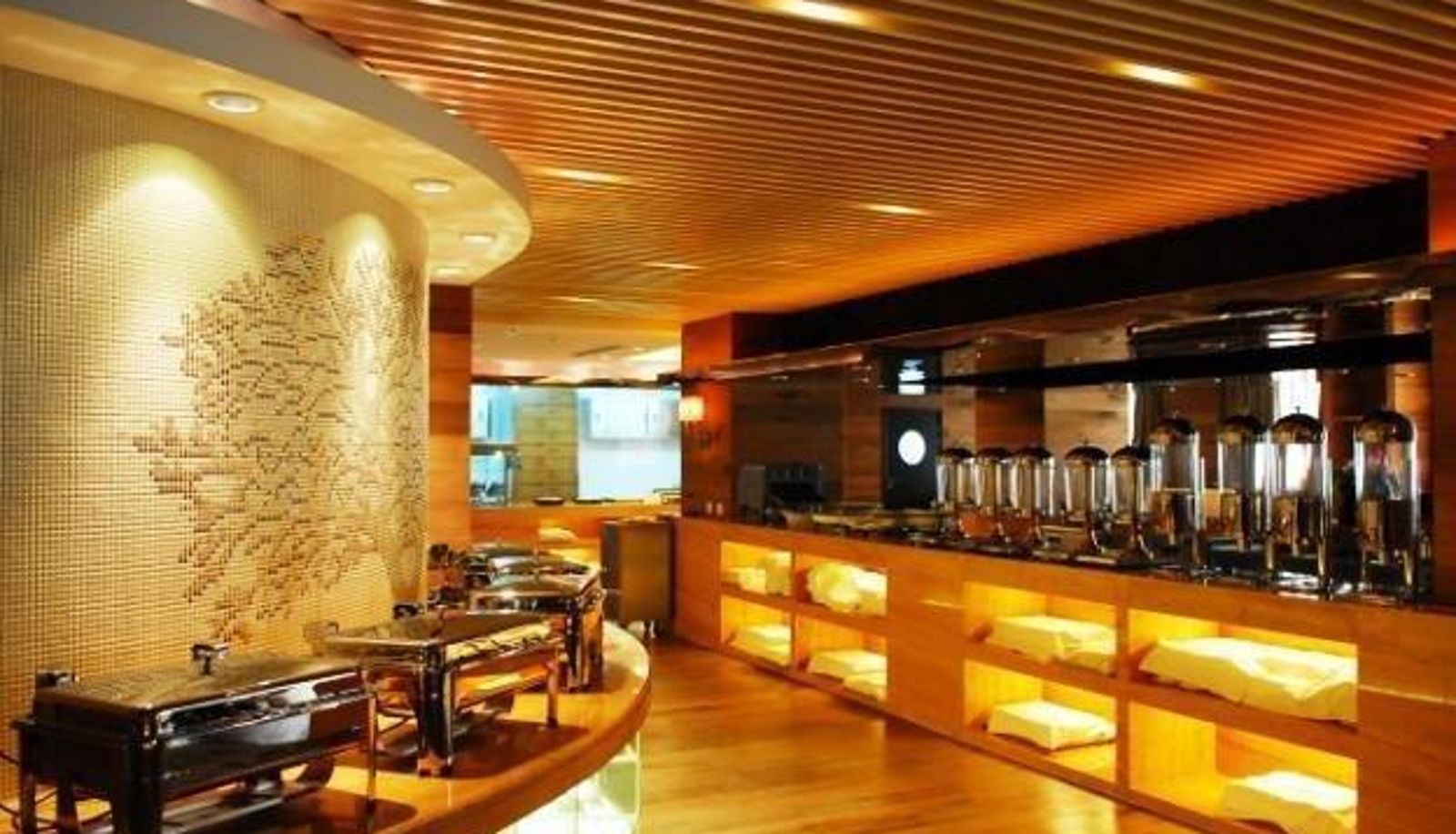 Restaurant - YANQI HOLIDAY HOTEL