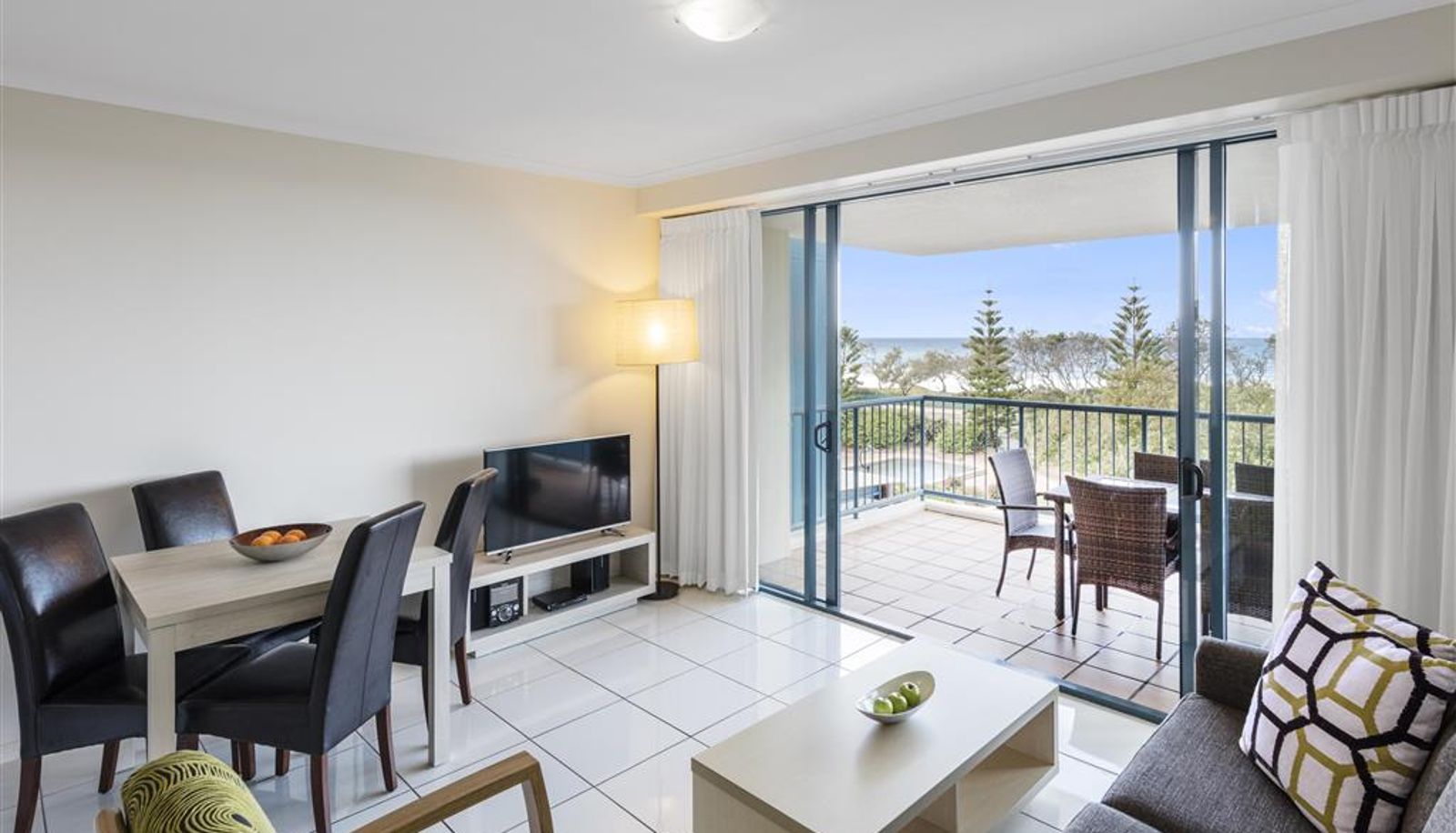 Zimmer - Oaks Sunshine Coast Seaforth Resort