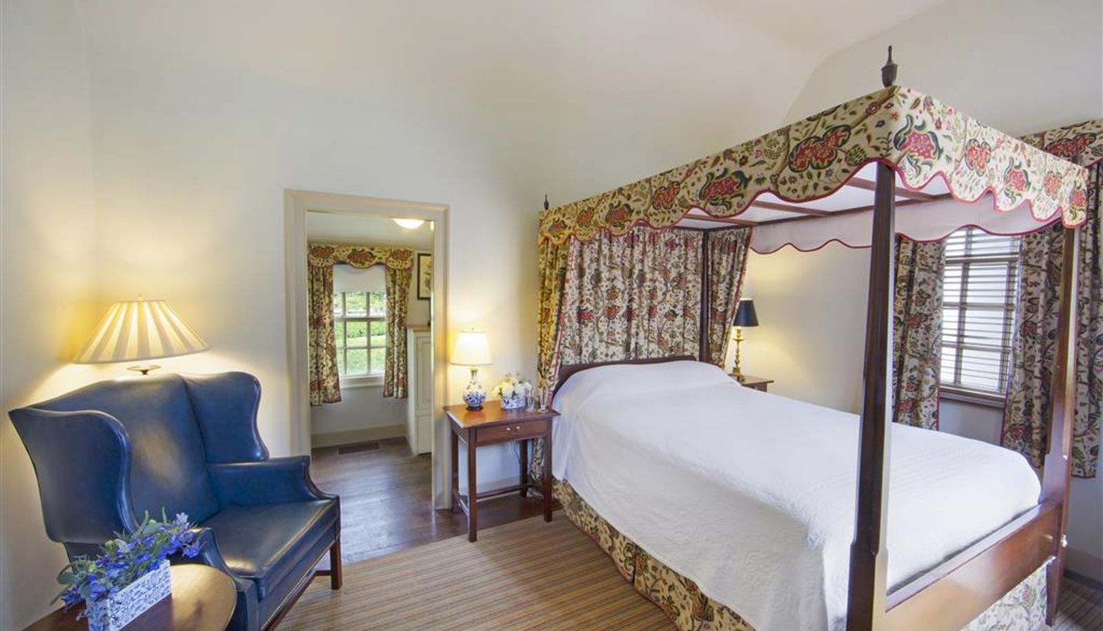 Room - Colonial Houses Historic Lodging