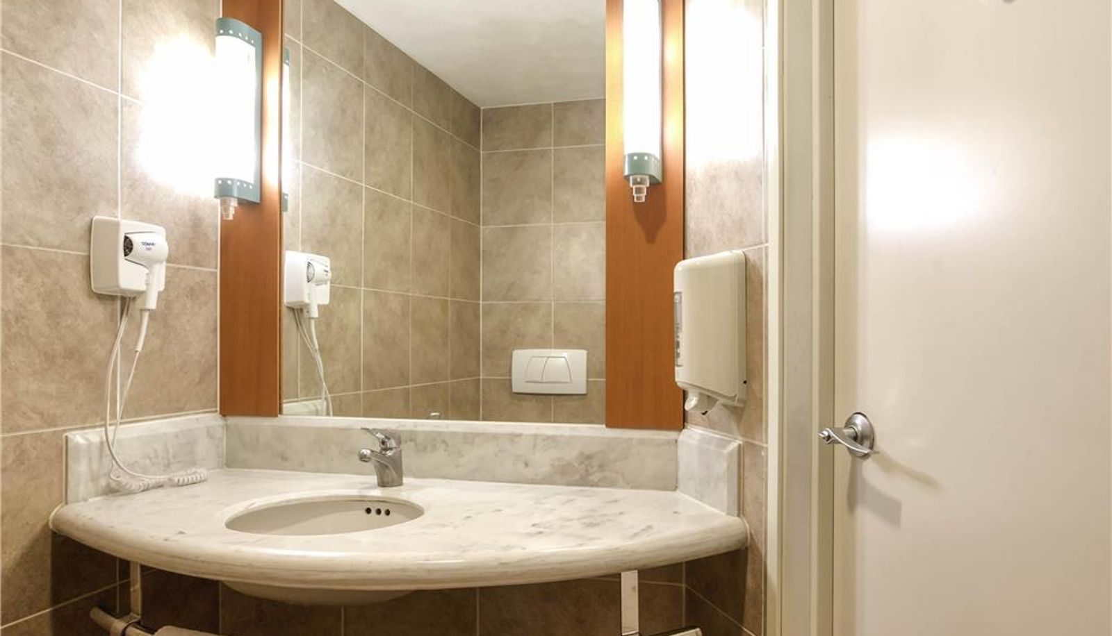 Room - ibis Guadalajara Expo