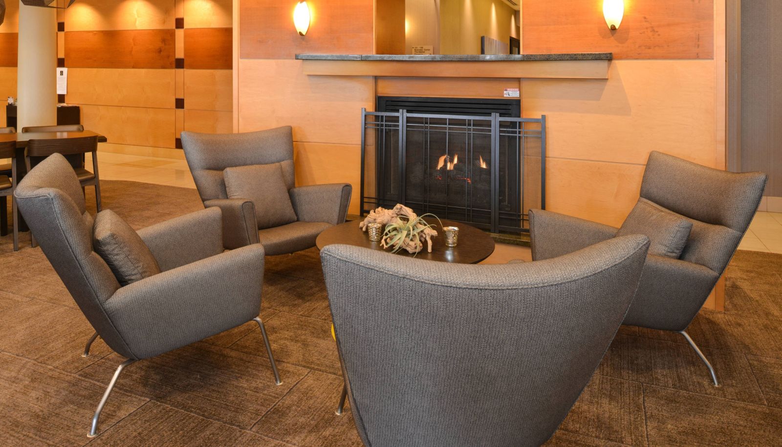 Hall - SpringHill Suites by Marriott Pittsburgh Mills