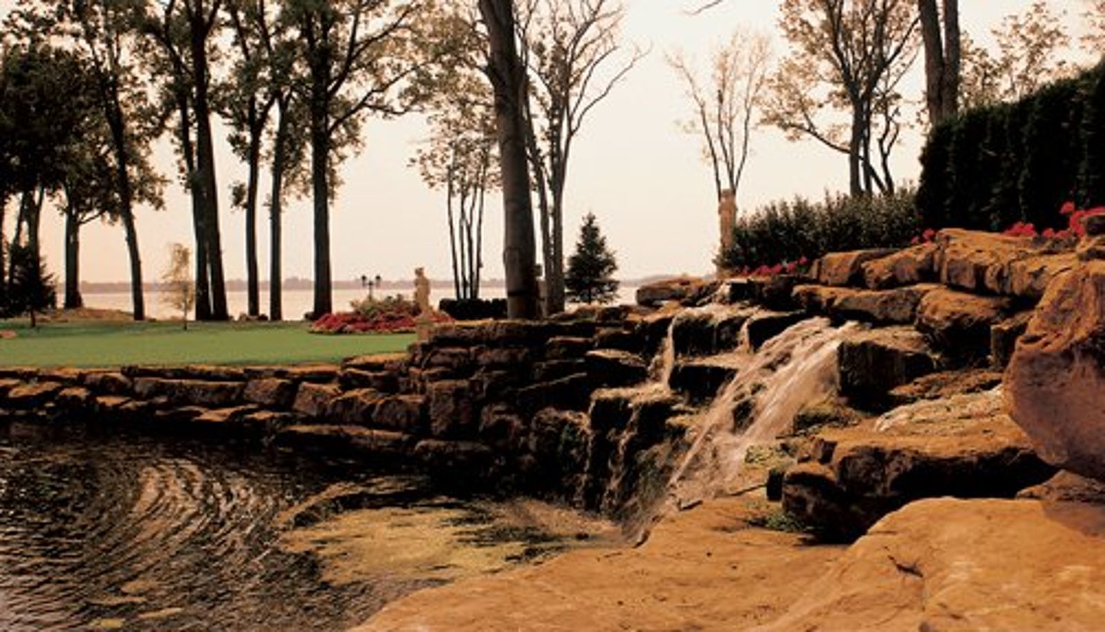 Info - Chateau Vaudreuil Hotel And Suites