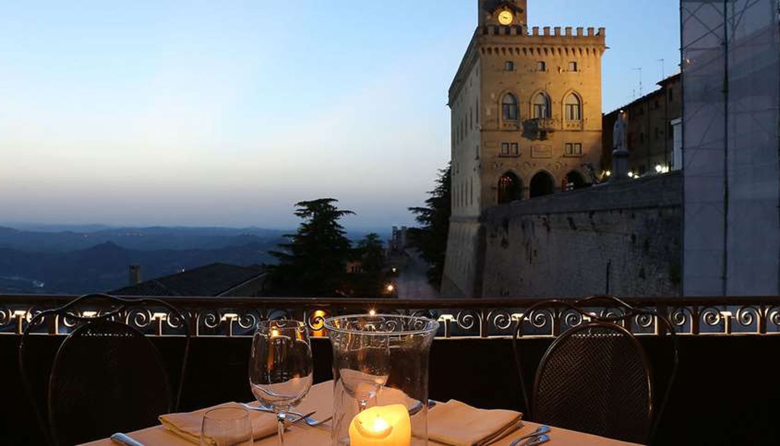 Restaurant - Titano Suites