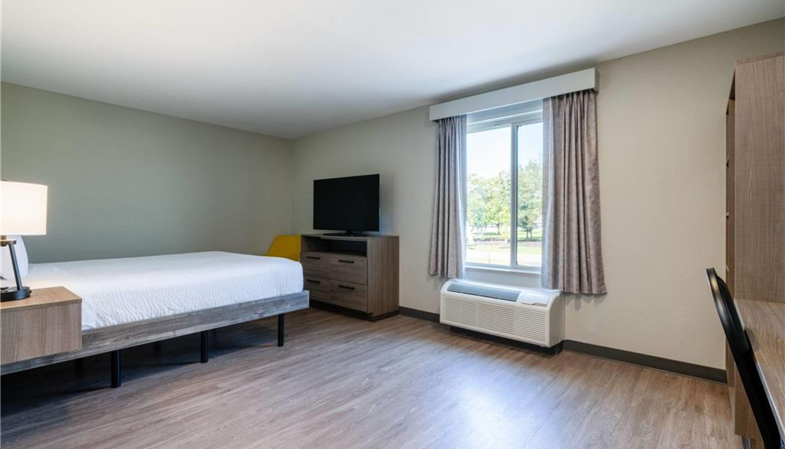 Zimmer - ECHO Suites Extended Stay by Wyndham Springfield Airport PLZ
