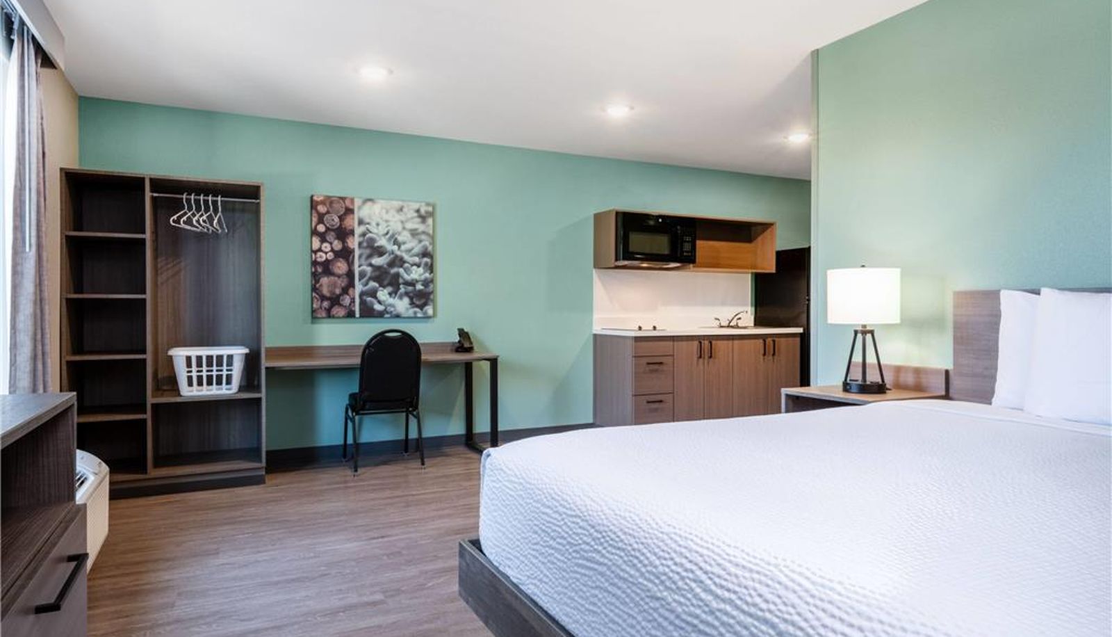 Zimmer - ECHO Suites Extended Stay by Wyndham Springfield Airport PLZ