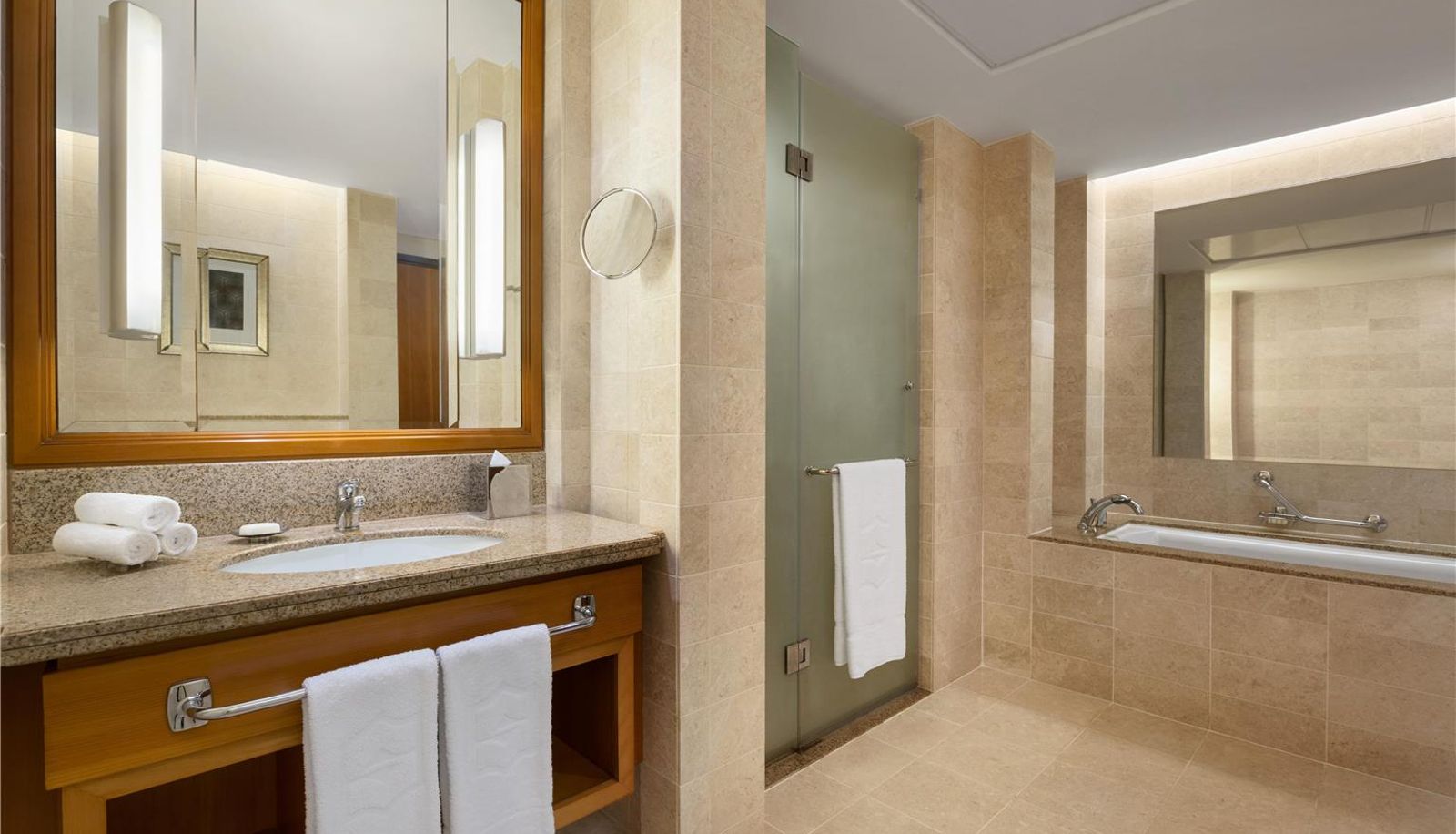Zimmer - DoubleTree by Hilton Muscat Al Waha