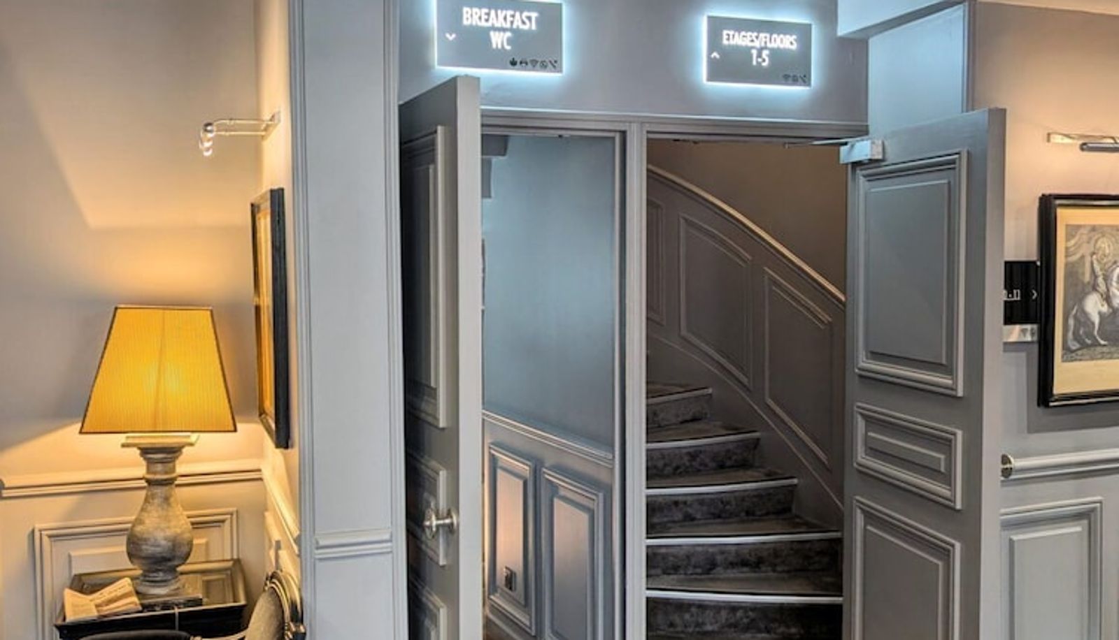 Rezeption - Hotel Saint-Louis en L'Isle - Notre-Dame