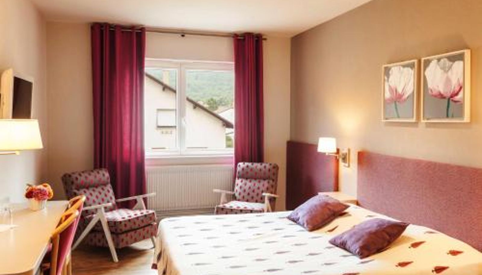 Camera - Hotel Les Remparts Logis