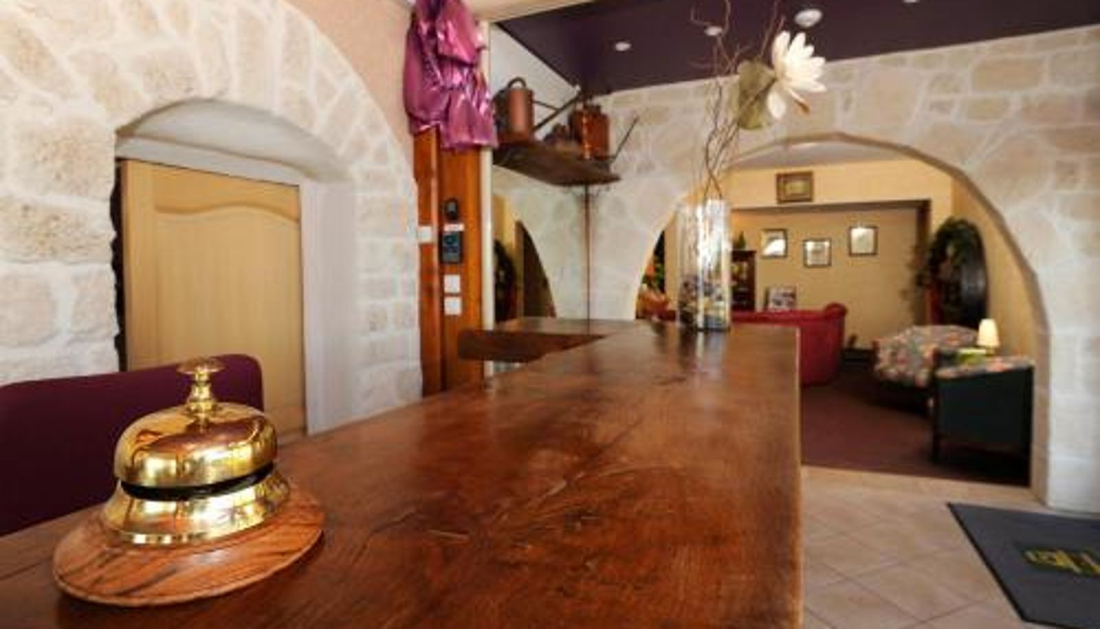 Réception - Logis Hotel Des Grands Vins