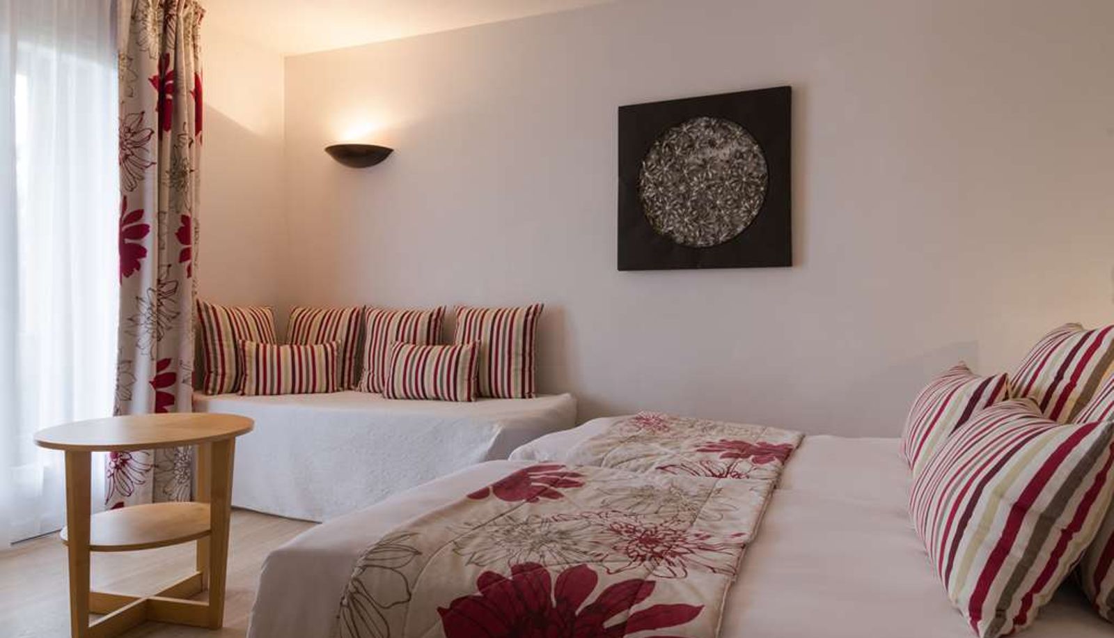 Zimmer - The Originals Relais Val Baussenc