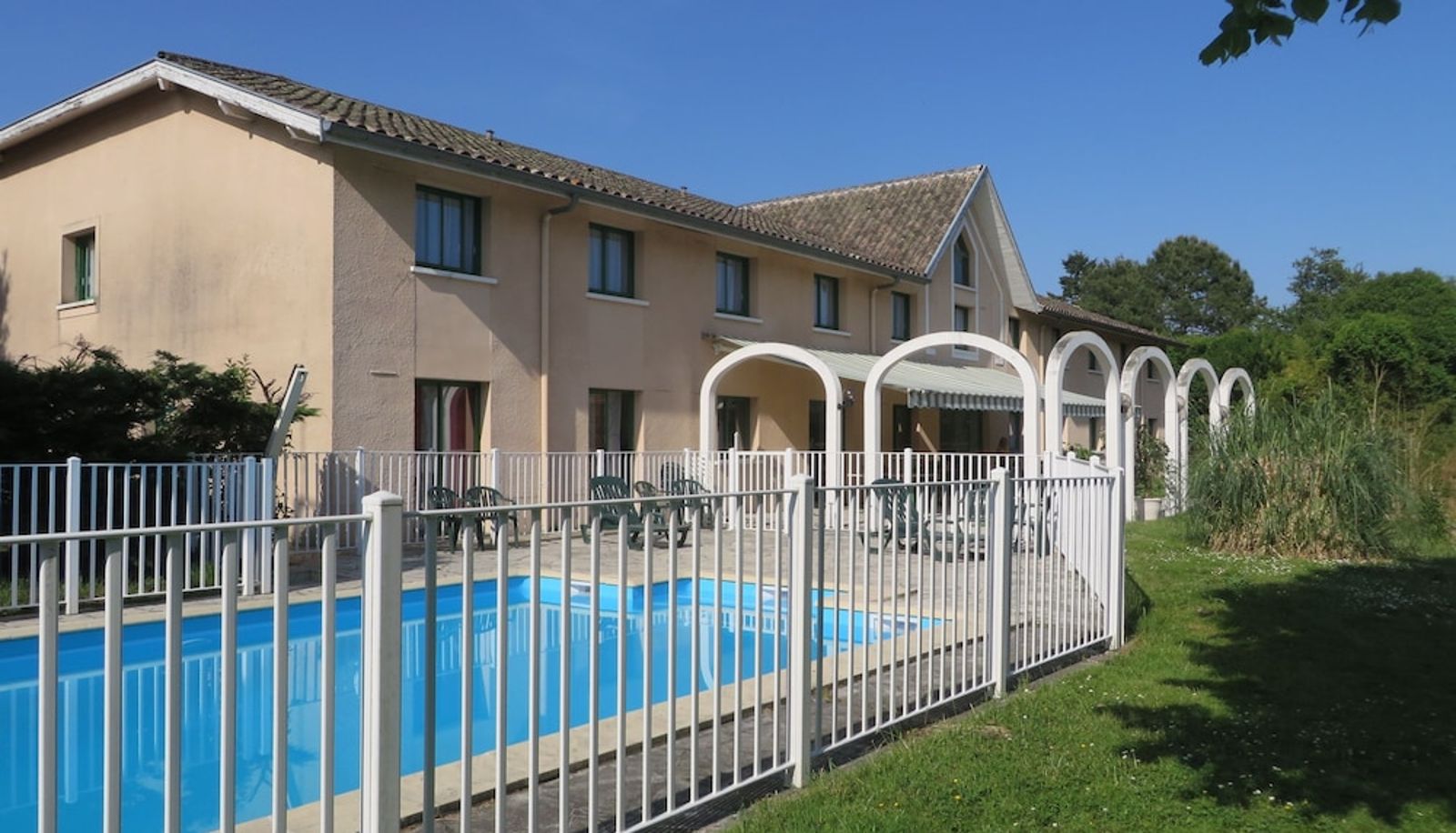 Piscine - N'Atura Hôtel