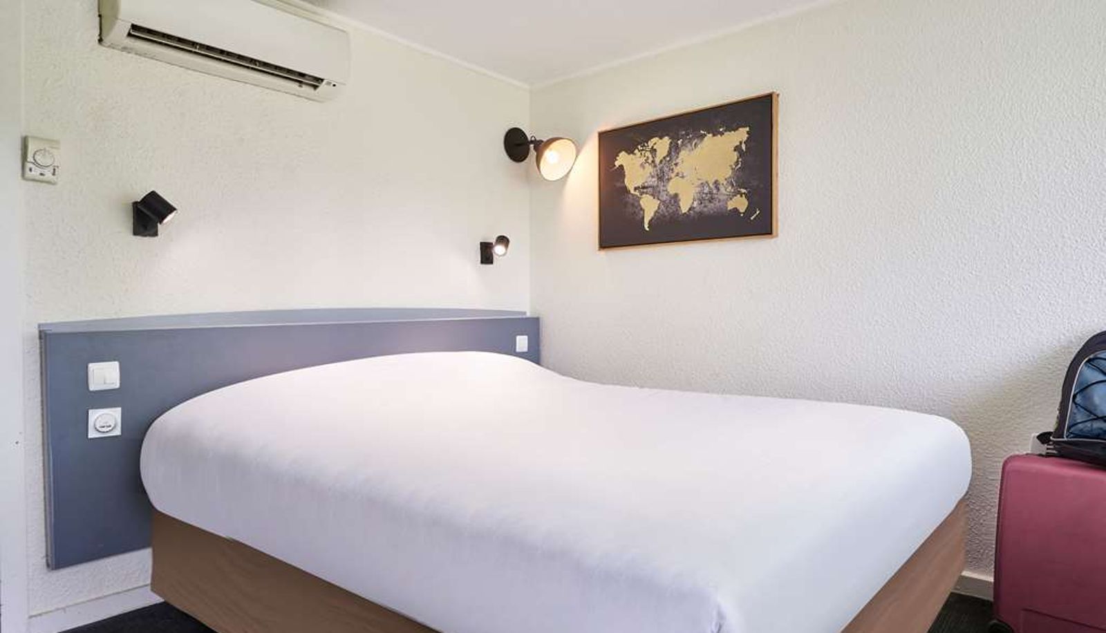 Zimmer - KYRIAD DIRECT LE BOURGET - GONESSE