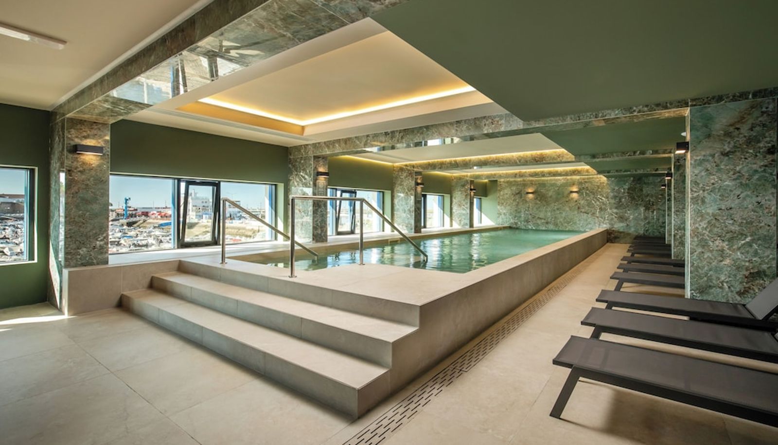 Piscina - AP Eva Senses