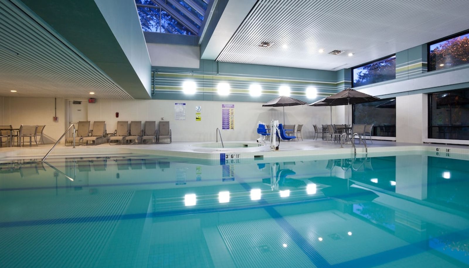 Pool - Crowne Plaza MINNEAPOLIS WEST by IHG