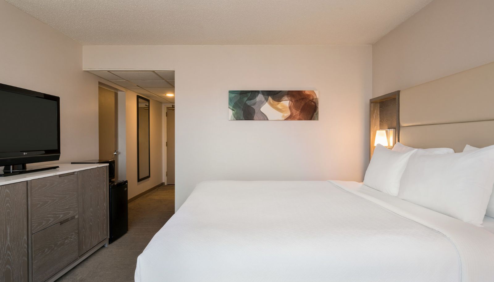 Camera - Crowne Plaza ENGLEWOOD by IHG
