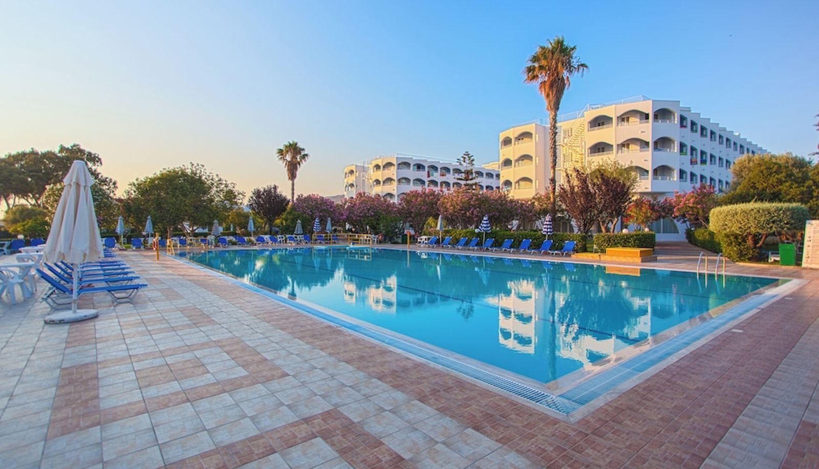Pool - Continental Palace