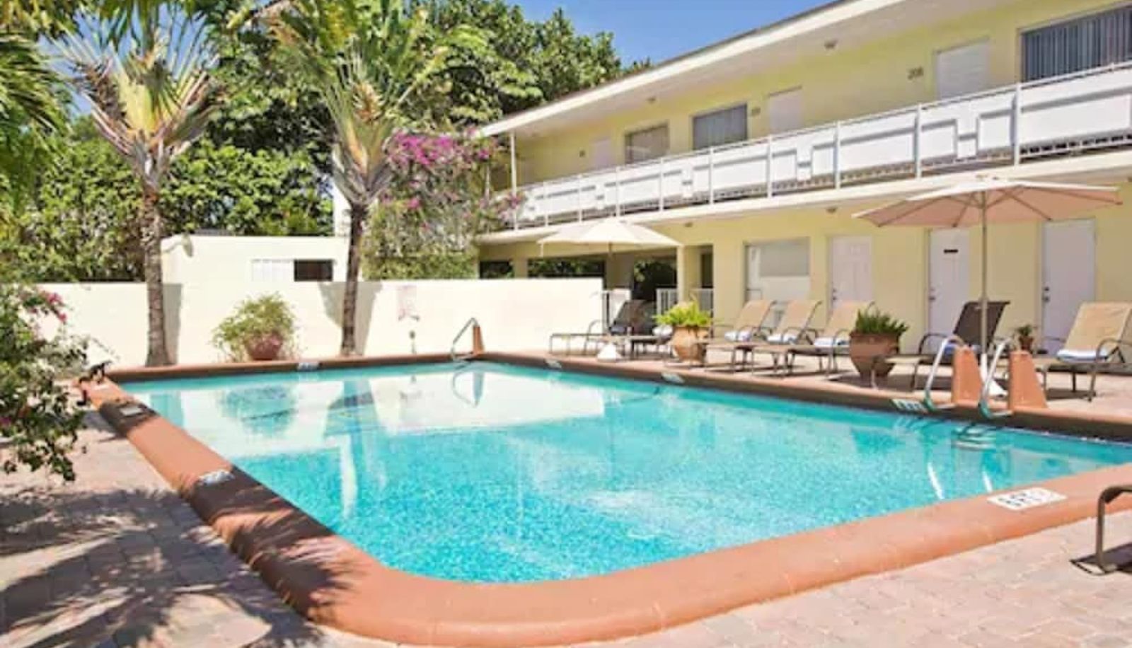 Pool - OCEAN LODGE
