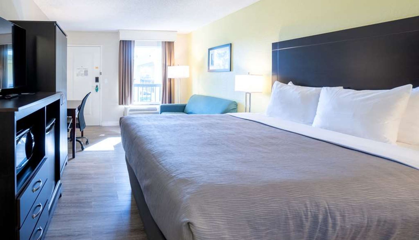 Zimmer - Quality Inn Palm Beach International Airport