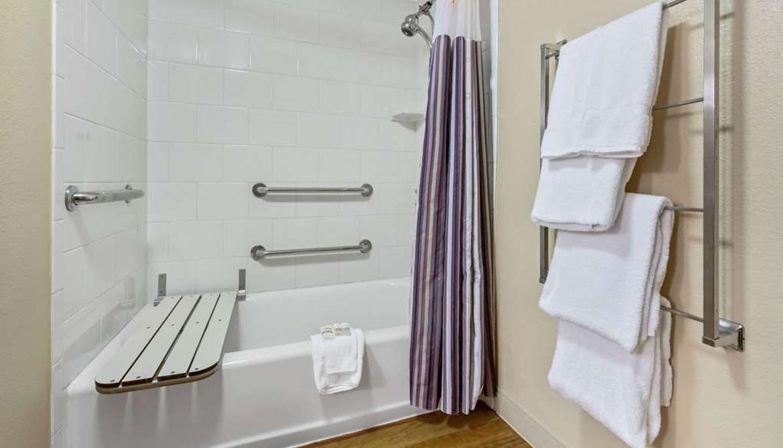Zimmer - La Quinta Inn & Suites by Wyndham West Palm Beach Airport