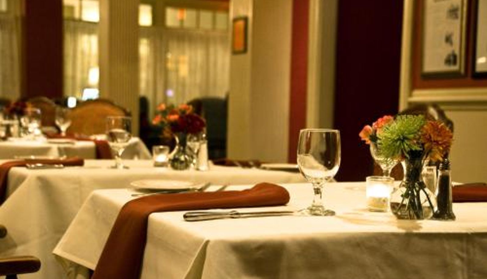 Ontbijtzaal in het restaurant - Hawthorne Hotel