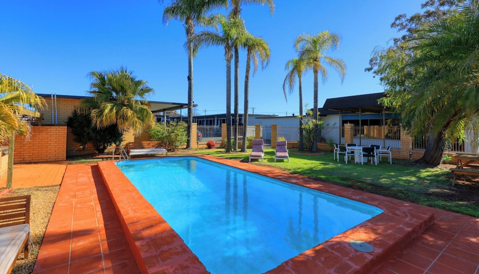 Pool - Hilltop Motel