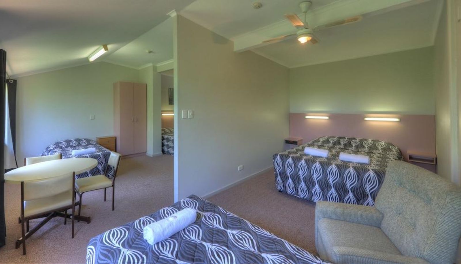 Standardzimmer - Jacaranda Motor Lodge
