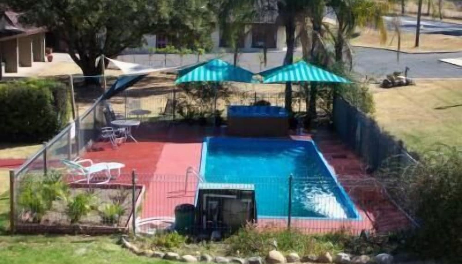 Pool - Colonial Inn Tamworth