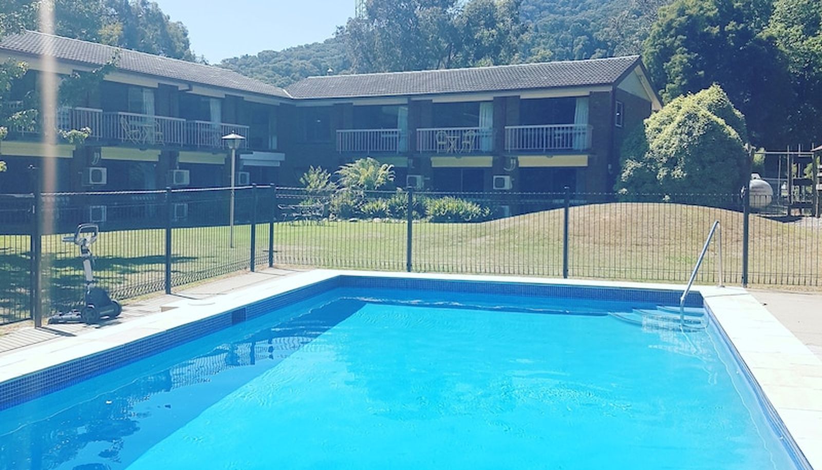 Pool - Motel Sierra