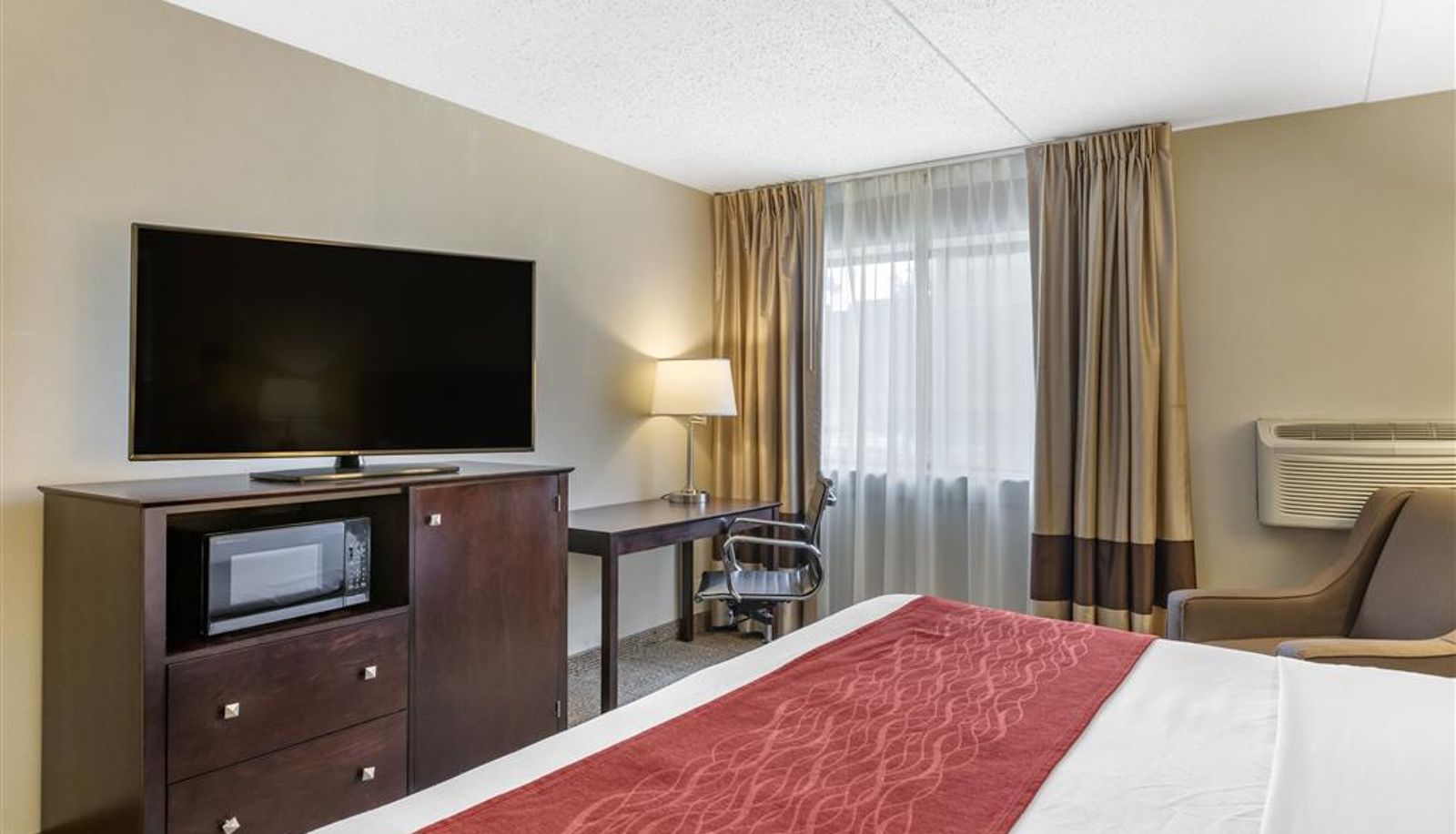 Zimmer - Comfort Inn Lansing West