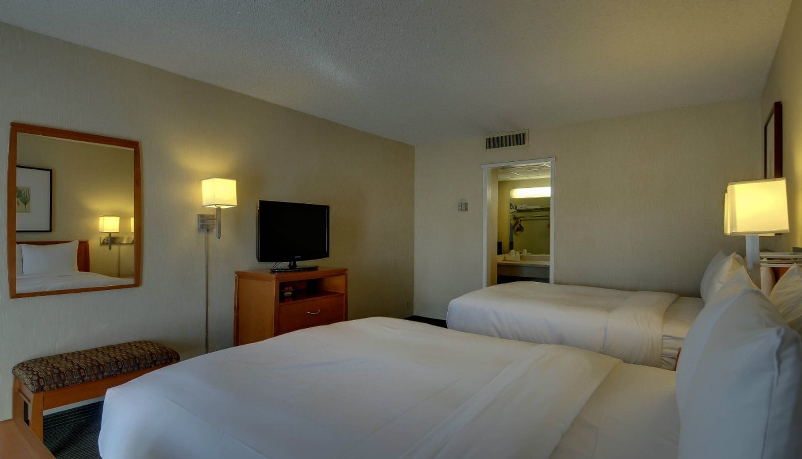 Camera - Vagabond Inn - Glendale