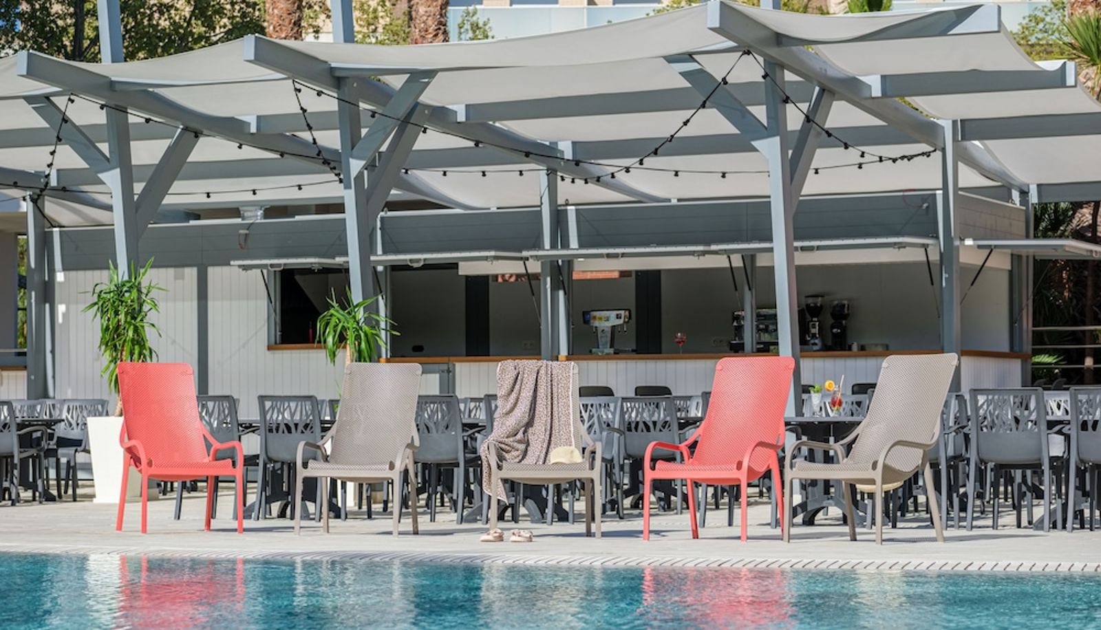 Pool - California Garden